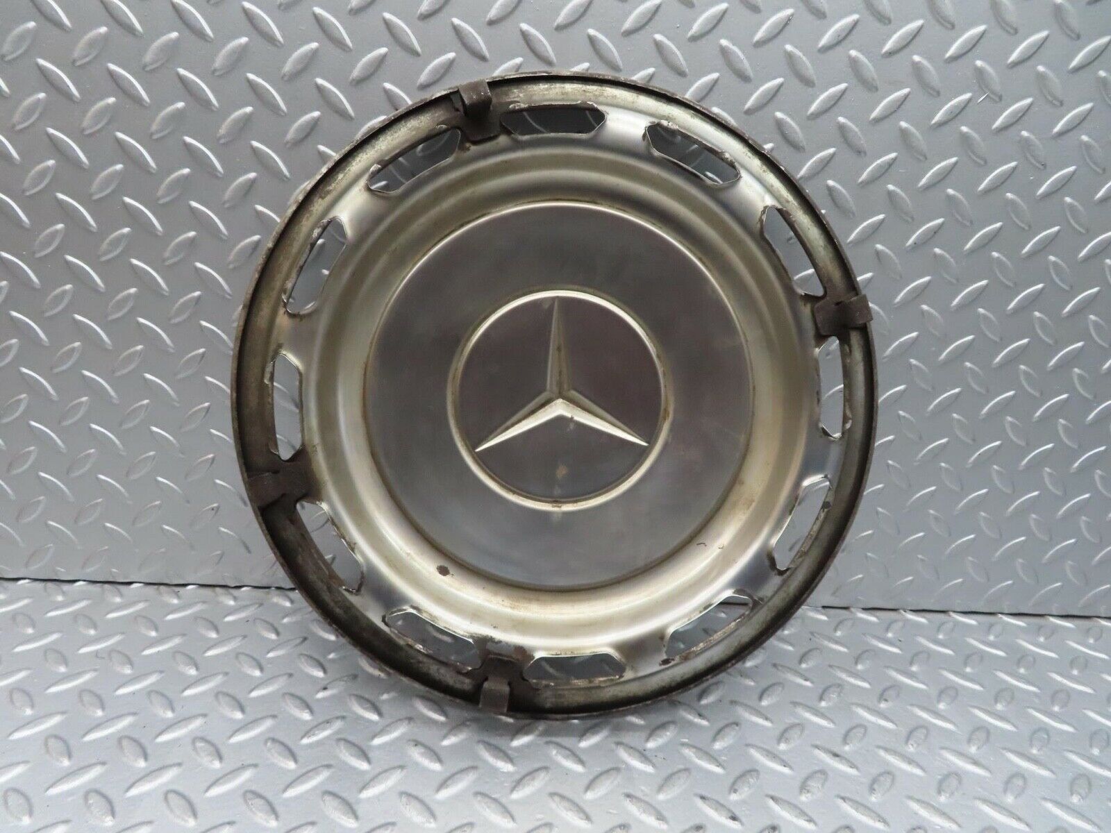12403 Mercedes-Benz W108 280SE 3.5 Vintage Wheel Trim Hub Cap 14