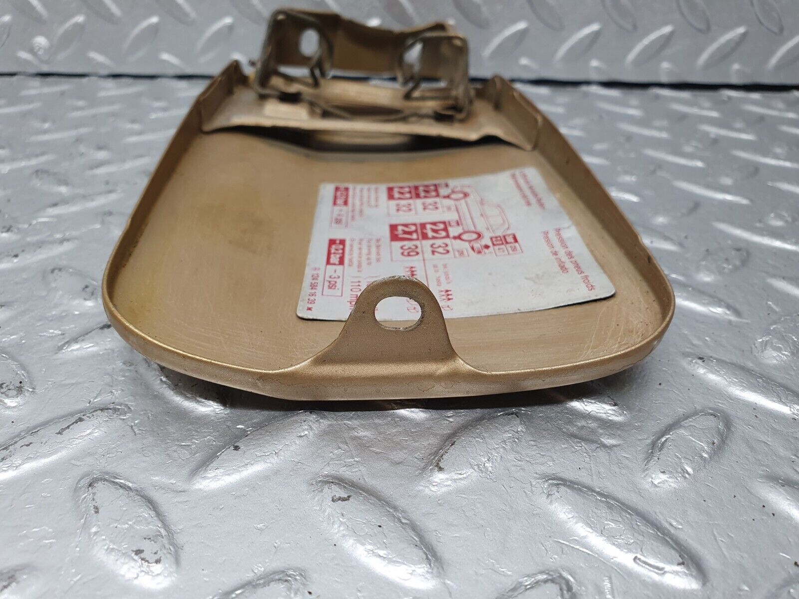 41473 Mercedes-Benz W124 200E Fuel Tank Flap Cap 1245841639