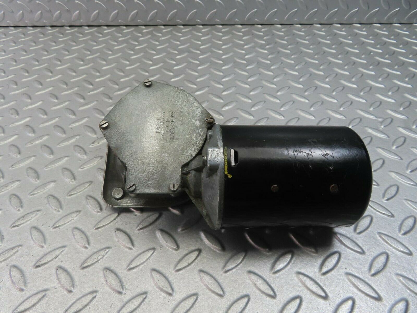 8259 Mercedes-Benz W115 Wiper Motor Bosch 0390446053