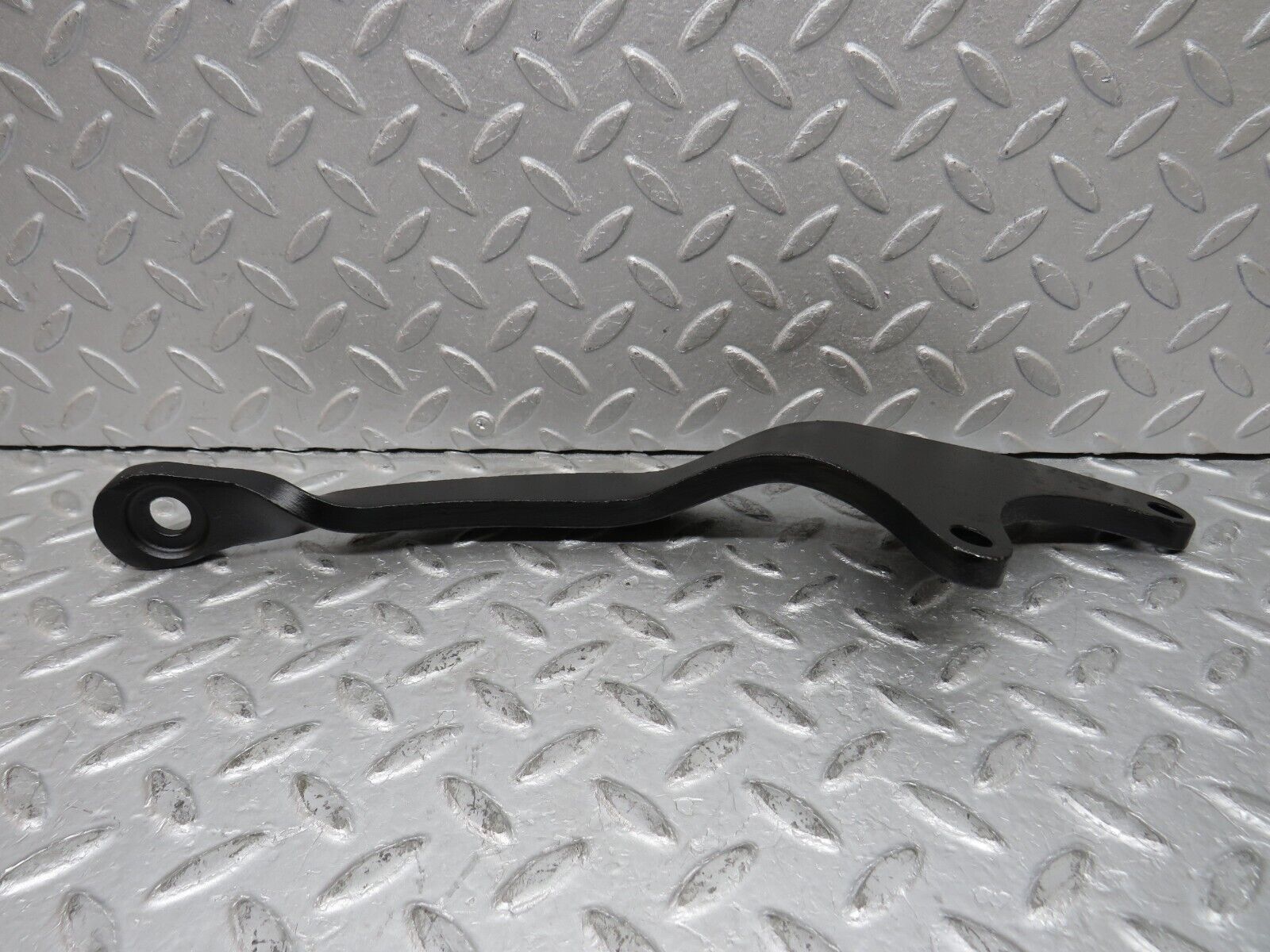 37659 Mercedes-Benz W109 300SEL Rear Anti Roll Bar Holder Bracket Pair