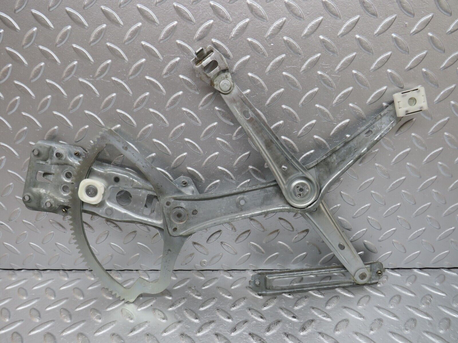 33392 Mercedes-Benz W202 C180 Front Left Power Window Regulator