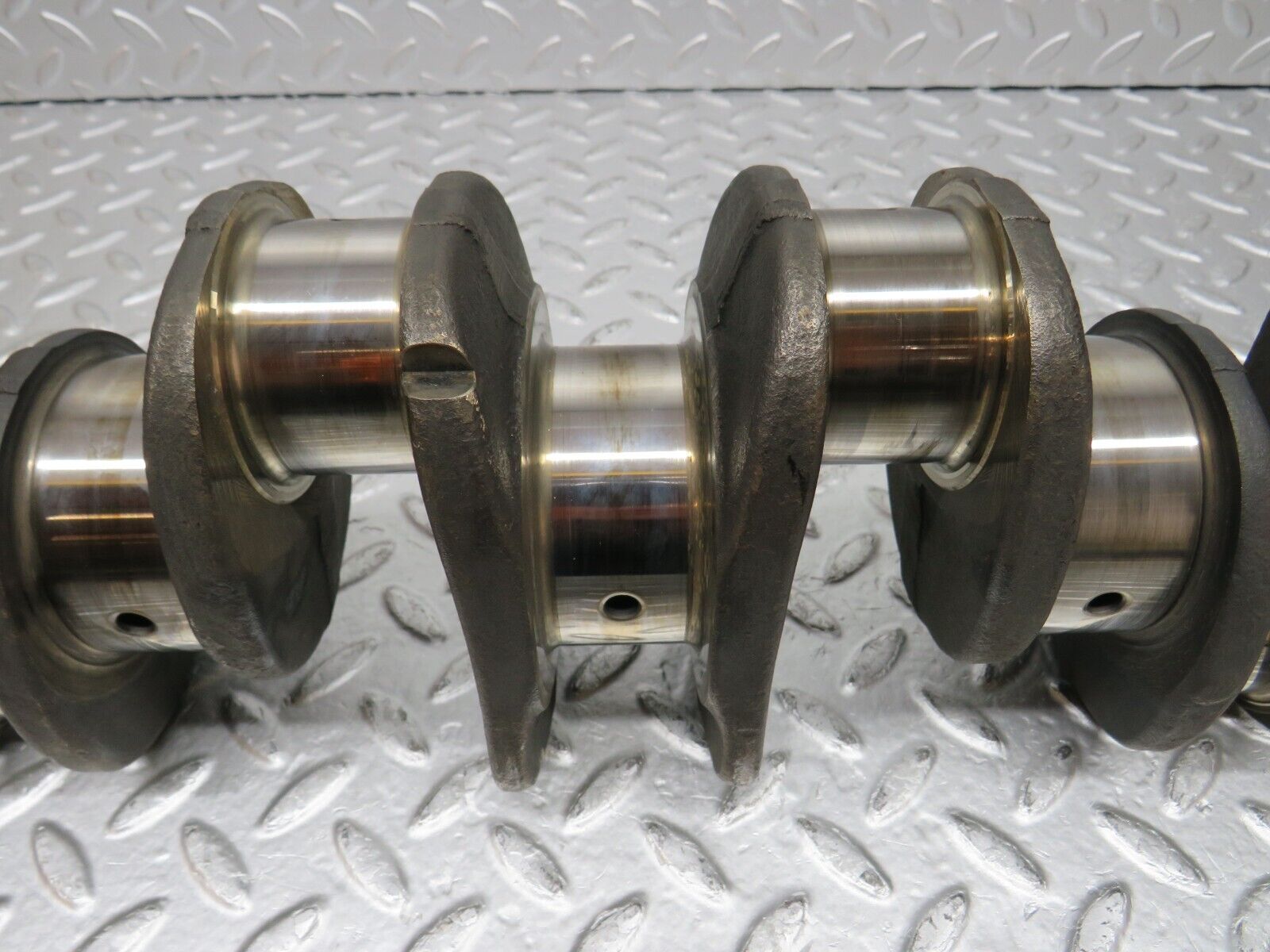 31137 Mercedes-Benz W123 200D Crankshaft 61516