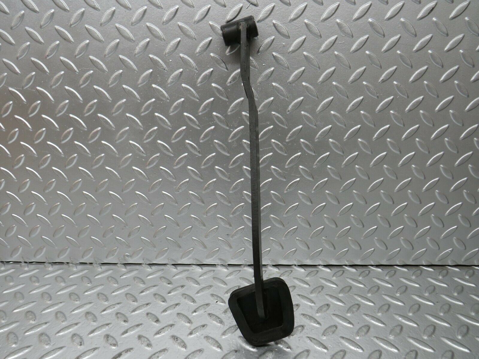 23503 Mercedes-Benz W114 280E Brake Pedal With Rubber 1102910182