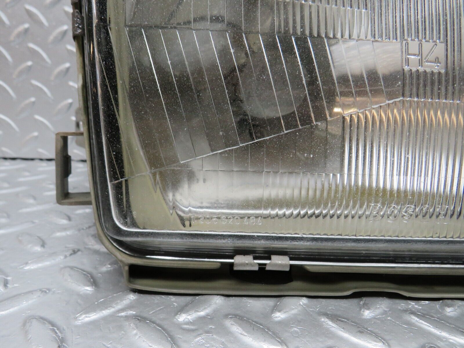 34288 Mercedes-Benz C126 380SEC Headlight Bosch Right 0301065722 1305235062