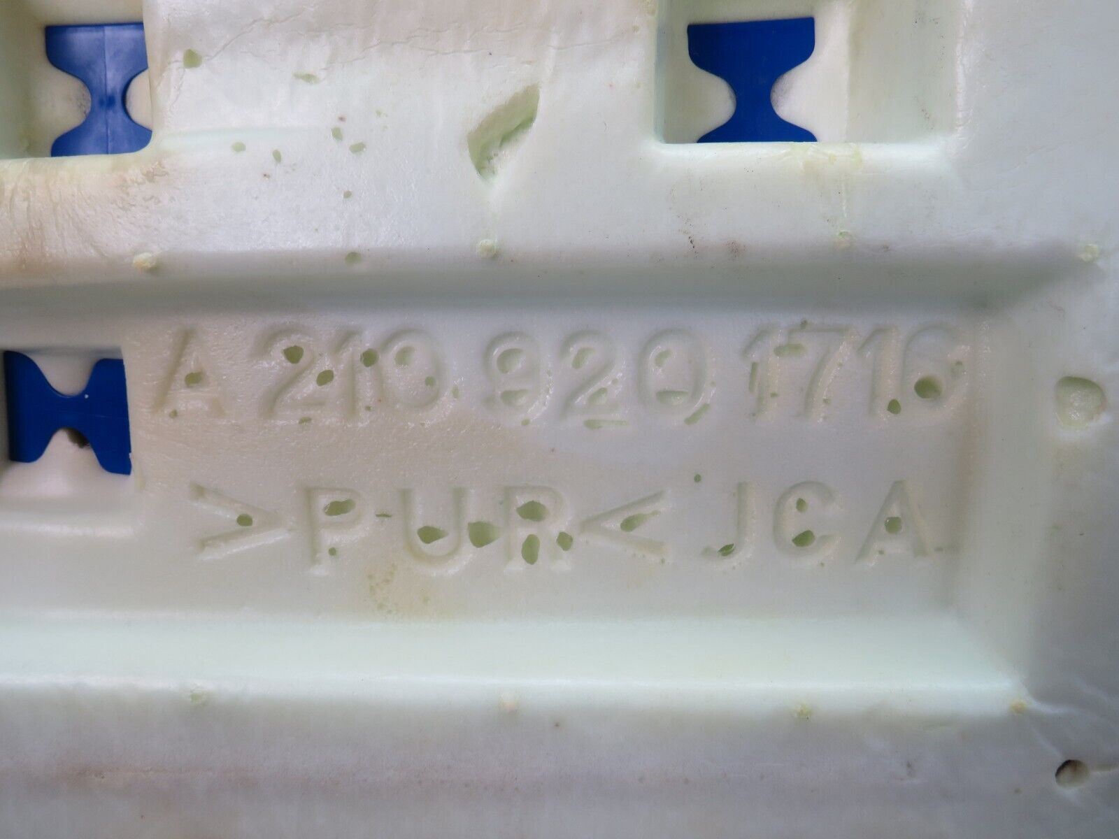 34724 Mercedes-Benz W210 320E Rear Seat Black Leather 2109200250 2109201716