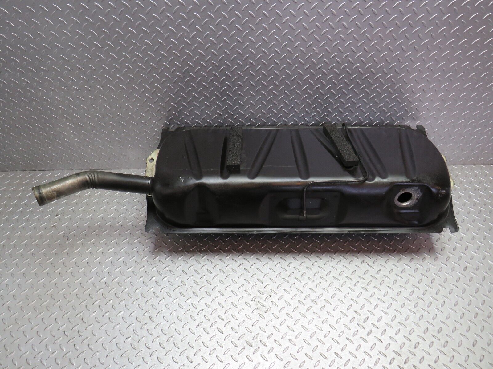 31442 Mercedes-Benz W123 200D Fuel Tank