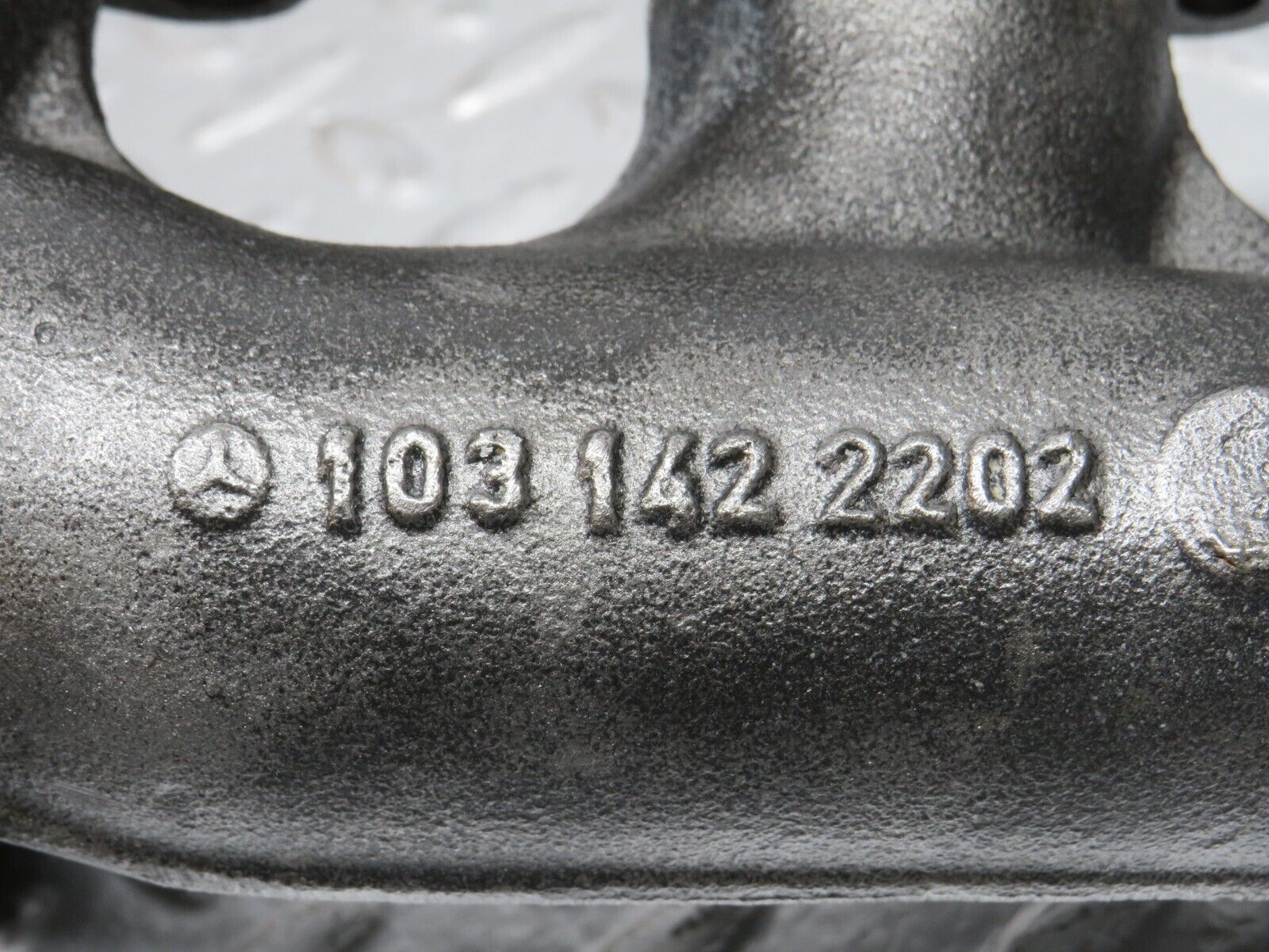 33101 Mercedes-Benz R129 300SL Exhaust Manifold Cylinder 4-6 1031422202
