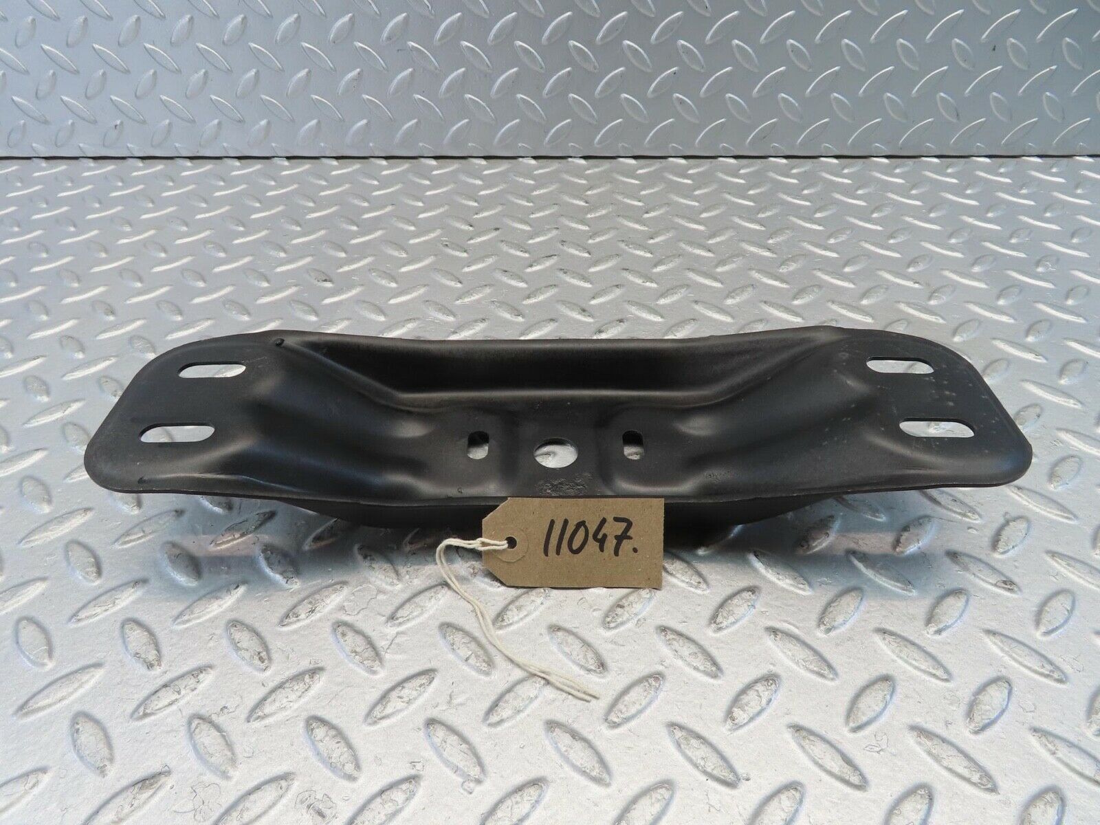 11047 Mercedes-Benz W124 Gearbox Mount Bracket