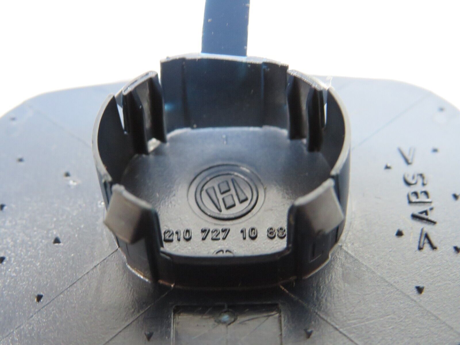 24684 Mercedes-Benz W140 S320 Door Card SRS Trim Plug Blue 2107271088