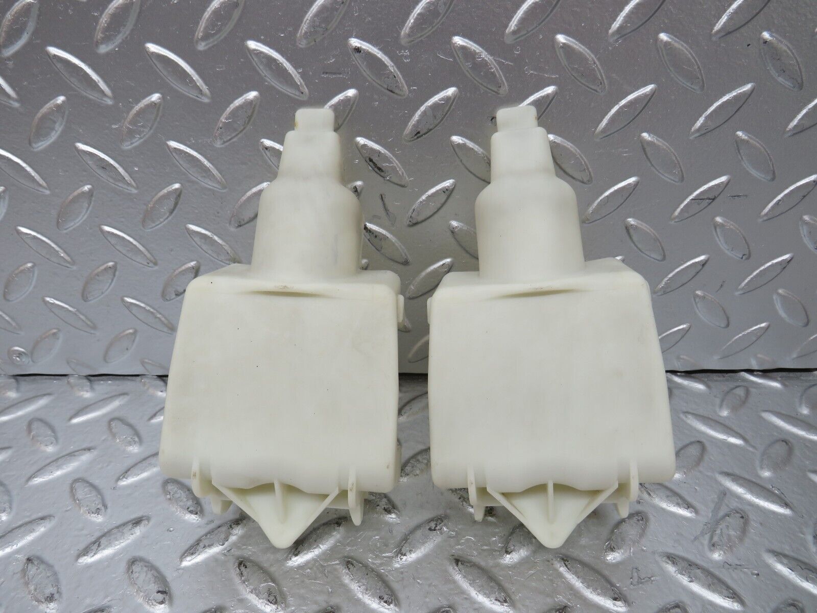 25973 Mercedes-Benz W124 280E Rear Door Lock Vacuum Actuator Cover 1248050590