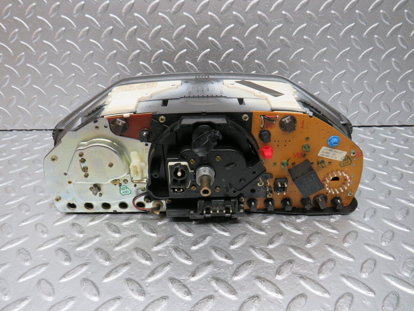 31490 Mercedes-Benz S124 220TE Wagon Instrument Cluster 1244400447 1245426769