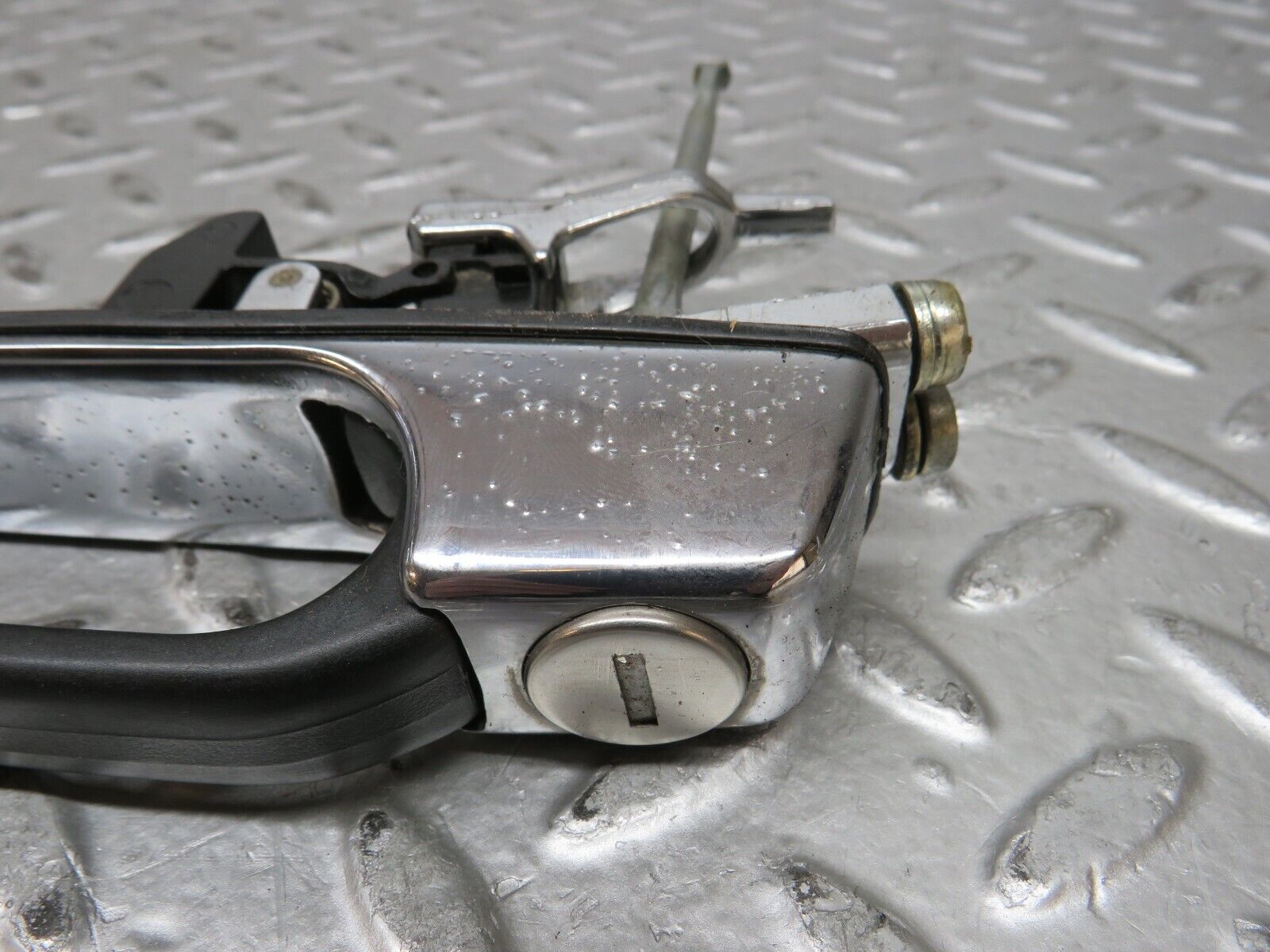 28894 Mercedes-Benz W123 230E Front Left Exterior Door Handle