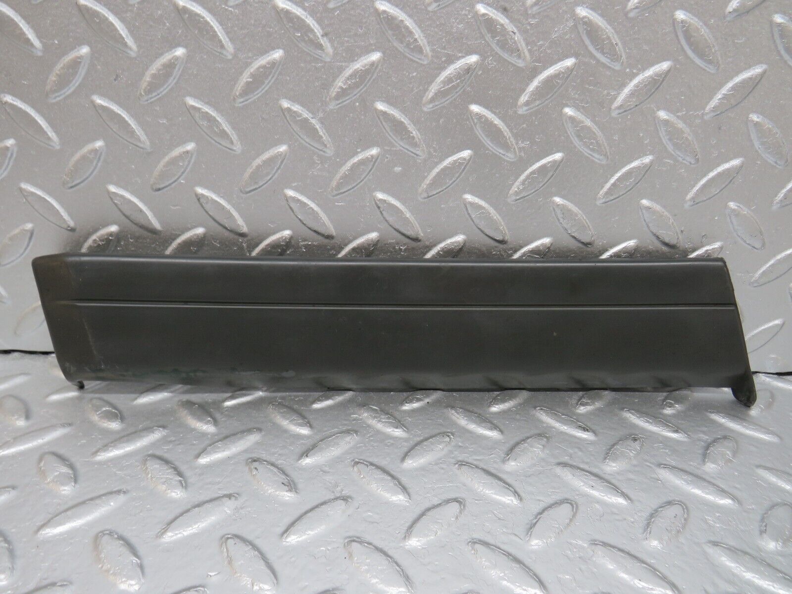 33995 Mercedes-Benz W124 260E Front Left Fender Wing Lower Moulding Trim