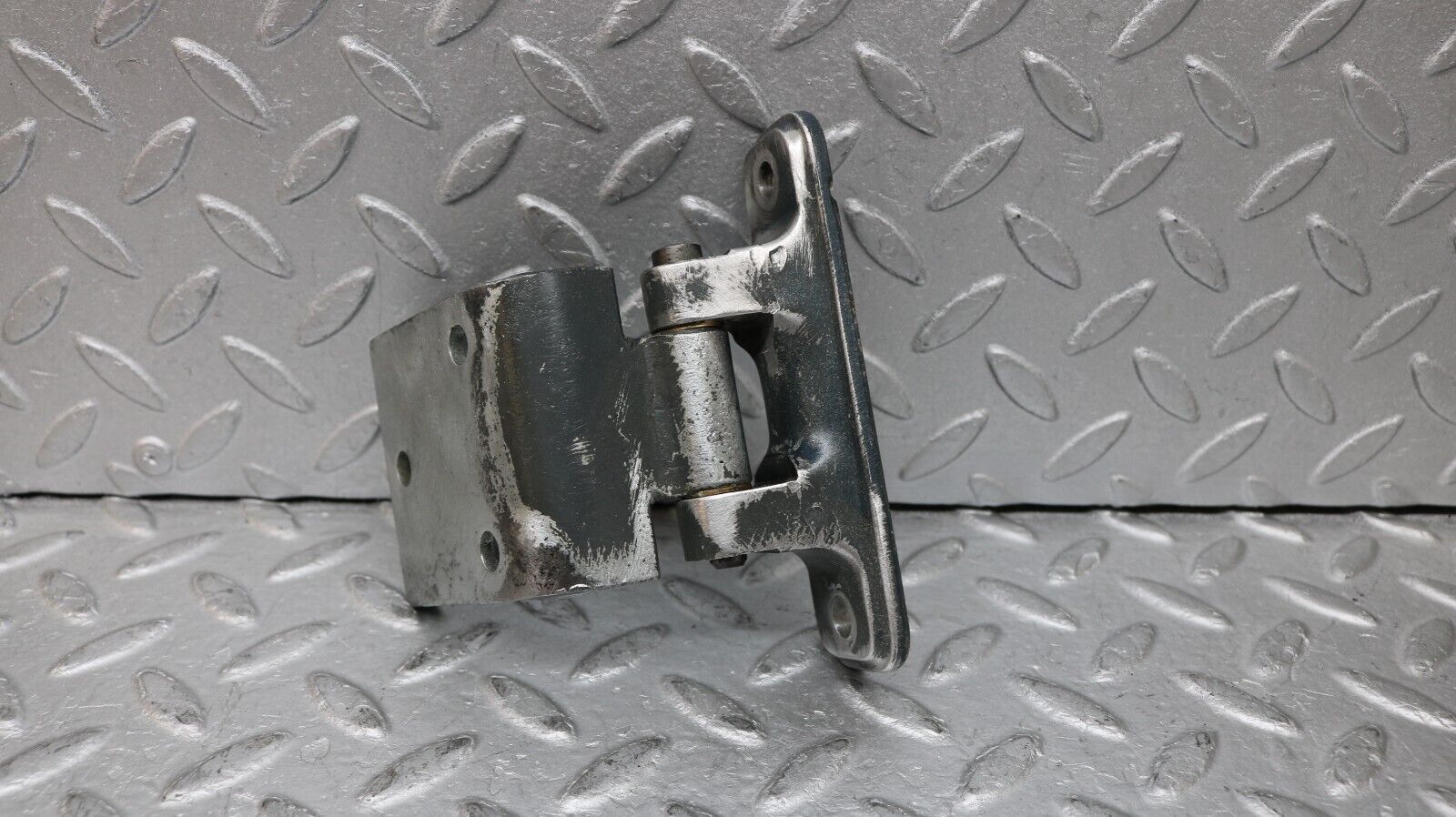 37270 Mercedes-Benz W109 300SEL Door Hinge Right Side