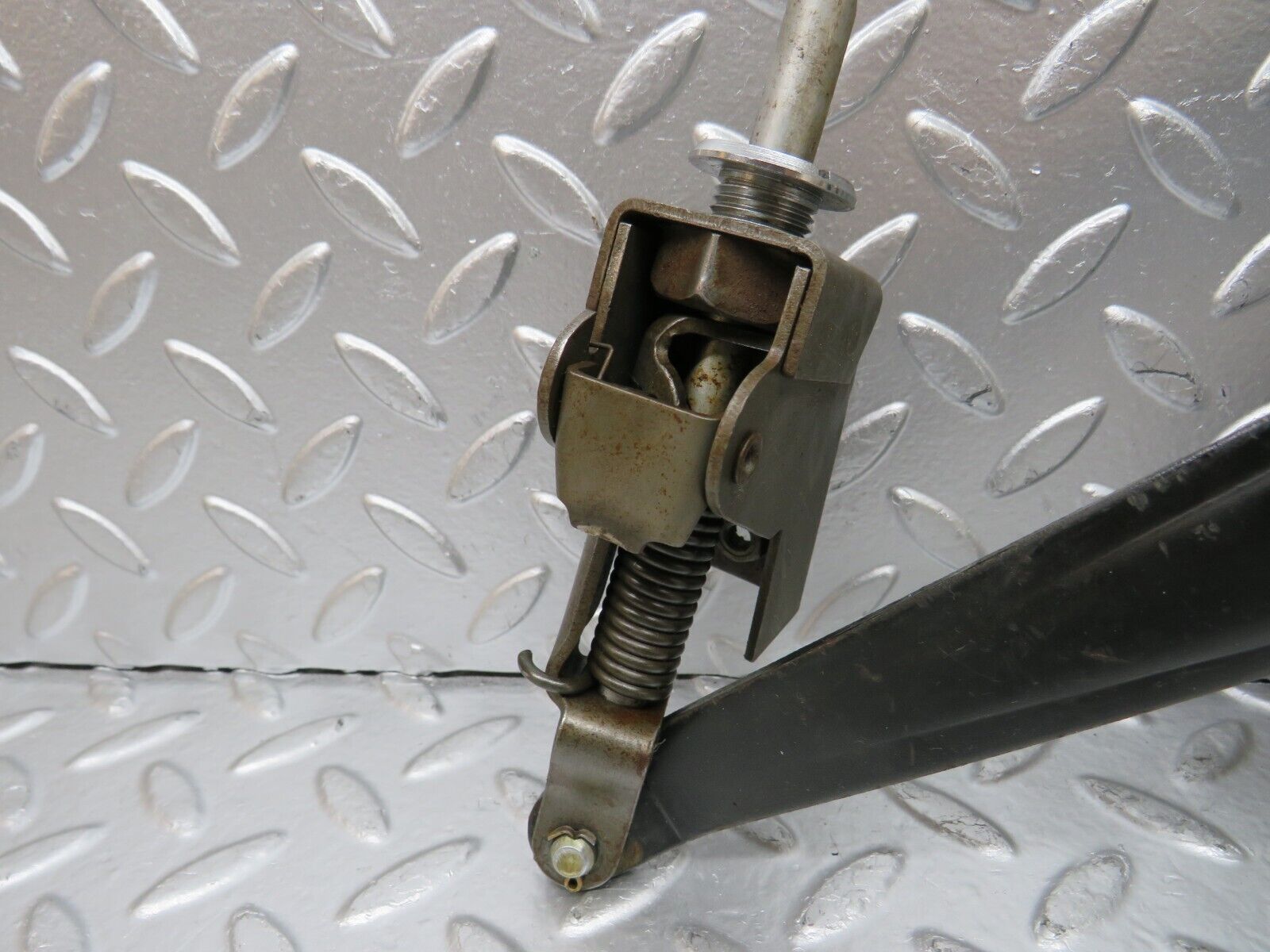 26286 Mercedes-Benz W116 450SE Handbrake Adjusting Handbrake Regulator