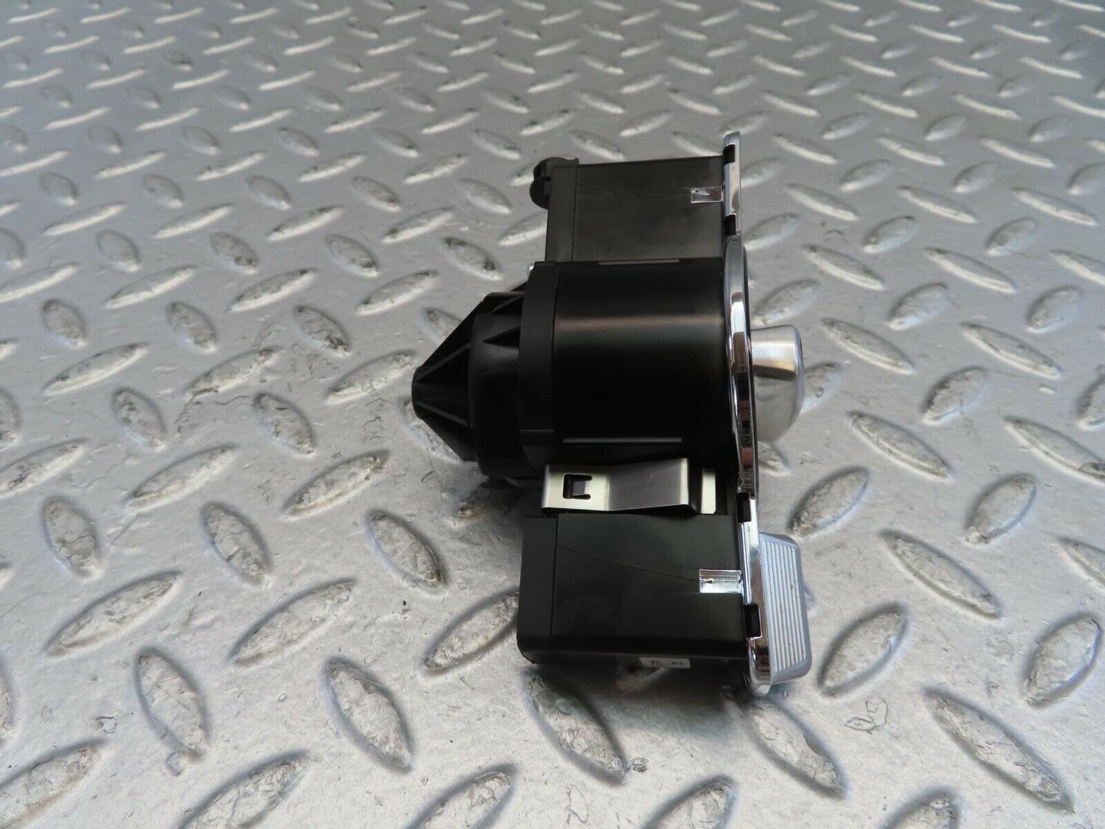 11079 Mercedes-Benz W221 S320 Headlight Switch 2215451104