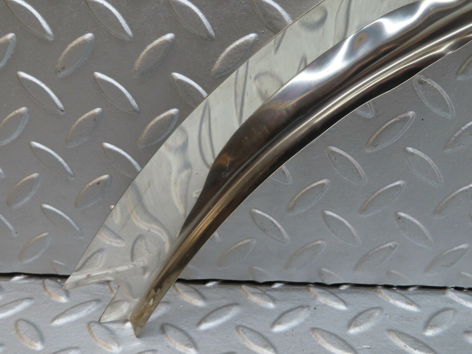 17677 Mercedes-Benz W116 450SEL Front Left Wheel Arch Chrome Trim