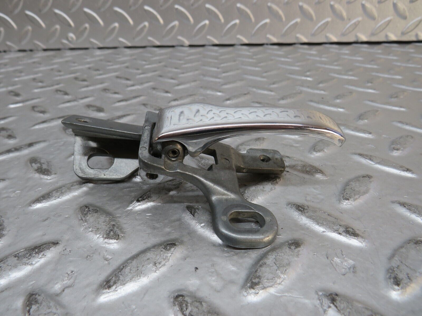 28807 Mercedes-Benz W123 230E Left Door Opener Door Handle 1237600161