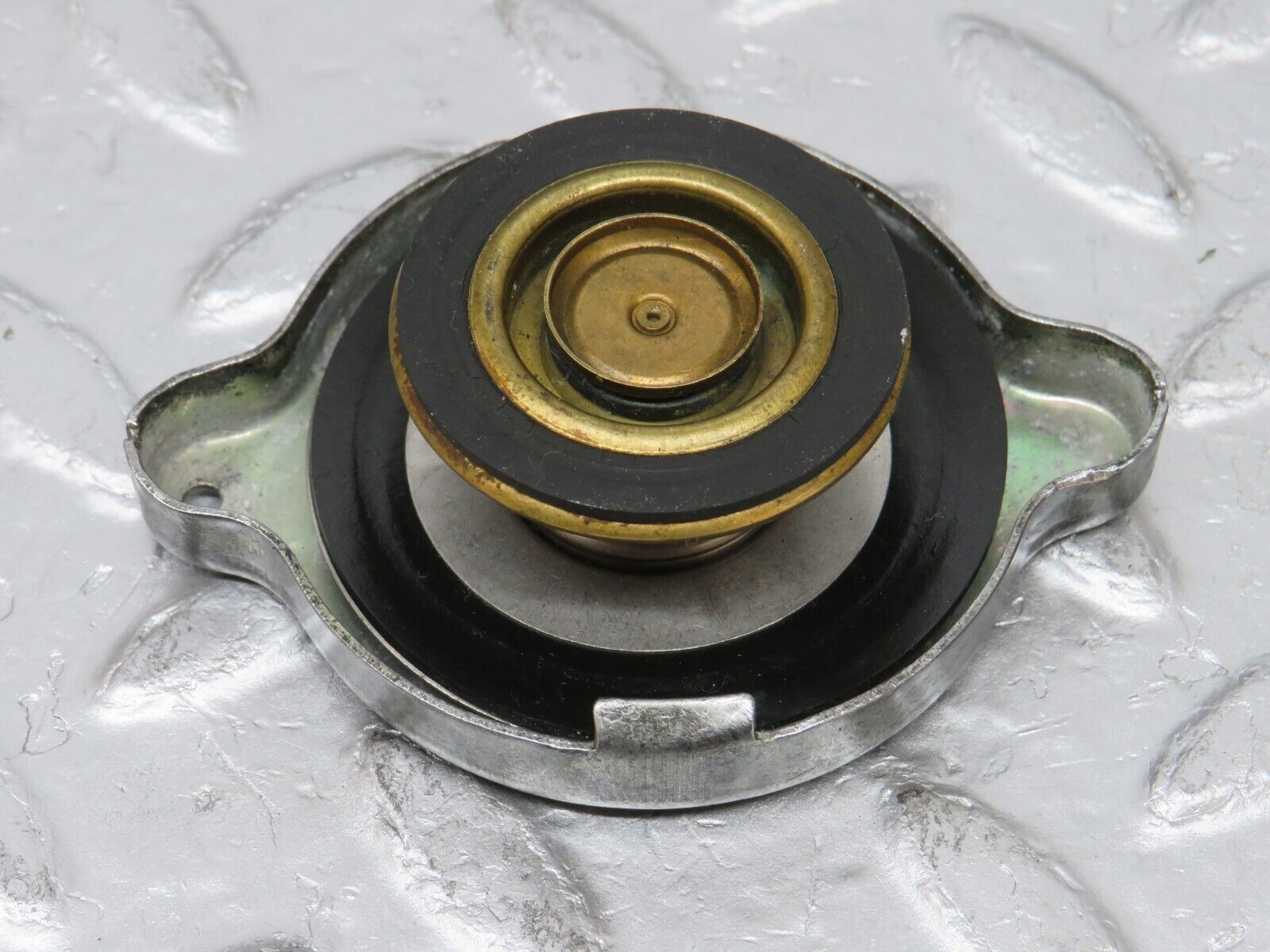34317 Mercedes-Benz C126 380SEC Coupe Radiator Cap