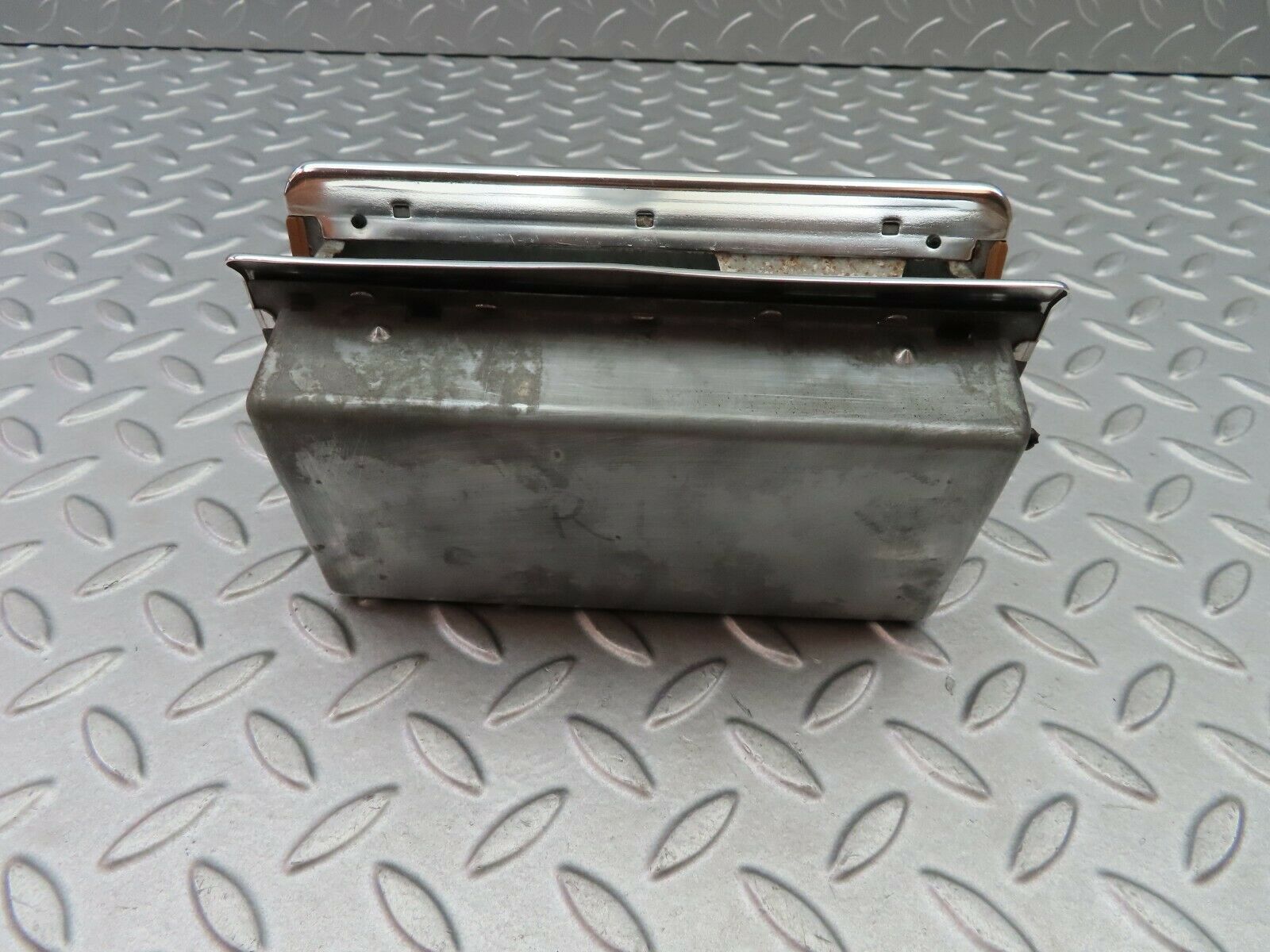 6086 Mercedes-Benz W126 380SE Rear Door Ashtray Palomino