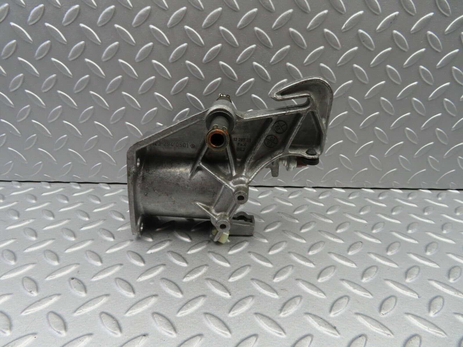 5889 Mercedes-Benz W123 200 Brake Pedal Bracket 1232940501