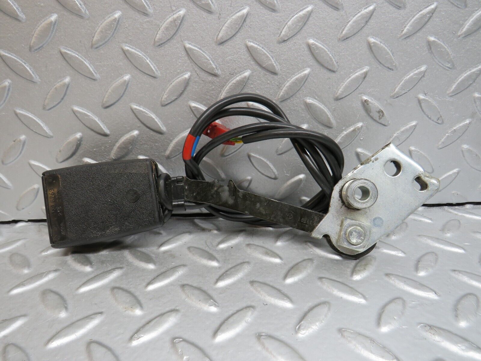 39056 Mercedes-Benz W201 190E 2.6L Front Right Seat Belt With Buckle 2018606885 1248606269