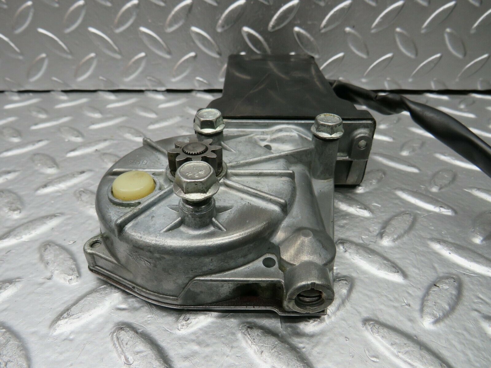 22809 Mercedes-Benz W116 350SE Rear Right Window Regulator Motor 0130820062