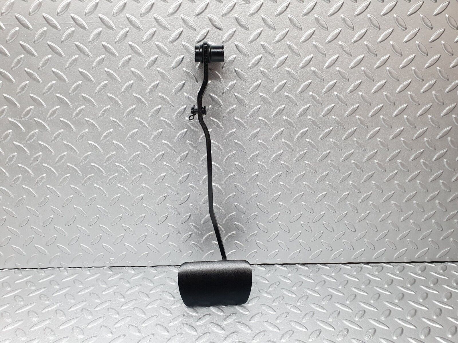 40834 Mercedes-Benz W123 300D Brake Pedal