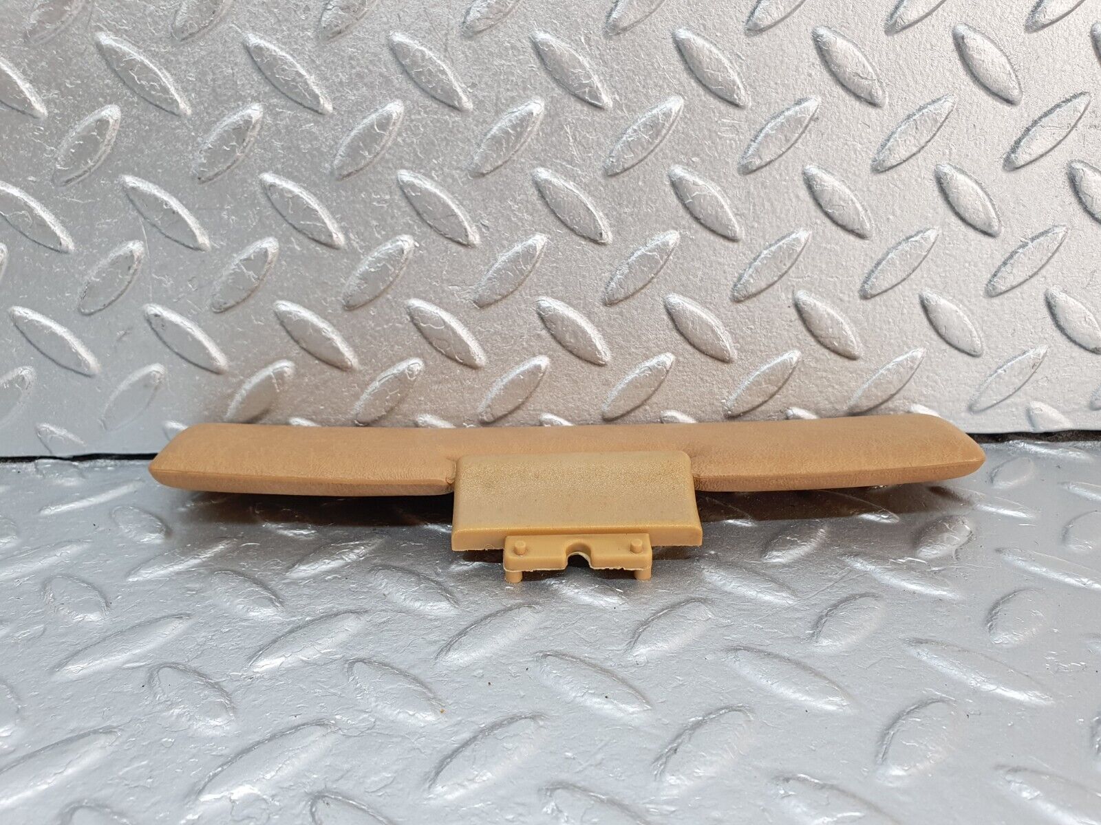 41490 Mercedes-Benz W124 200E Middle Sun Visor Palomino