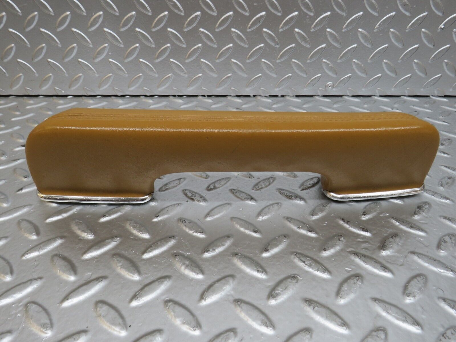 25436 Mercedes-Benz W123 200 Interior Door Handle Front Right Palomino