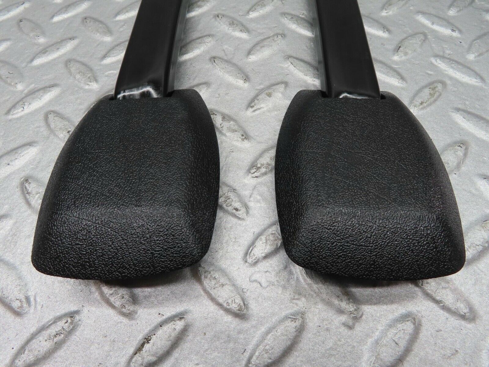 16234 Mercedes-Benz W124 260E Seat Belt Runner With Cover 1249193520