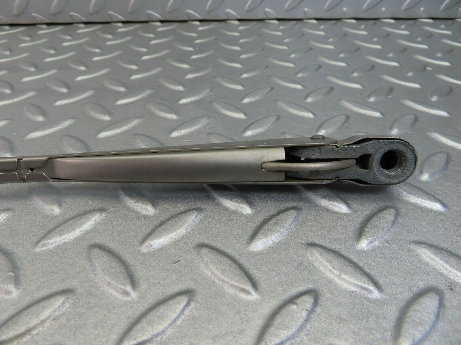 7906 Mercedes-Benz W115 220D Wiper Arm Right Side