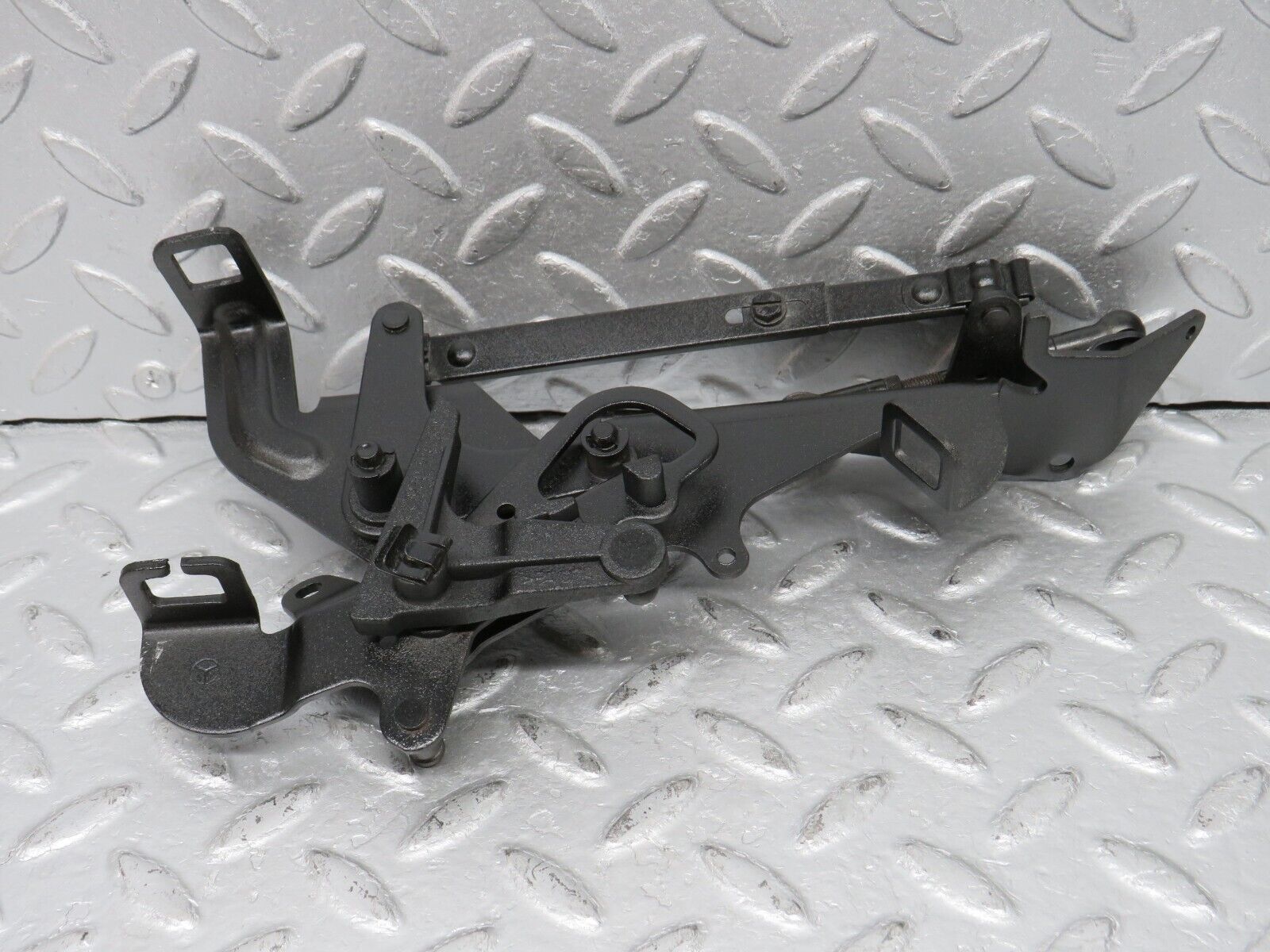 38639 Mercedes-Benz R129 280SL Coupe Throttle Linkage