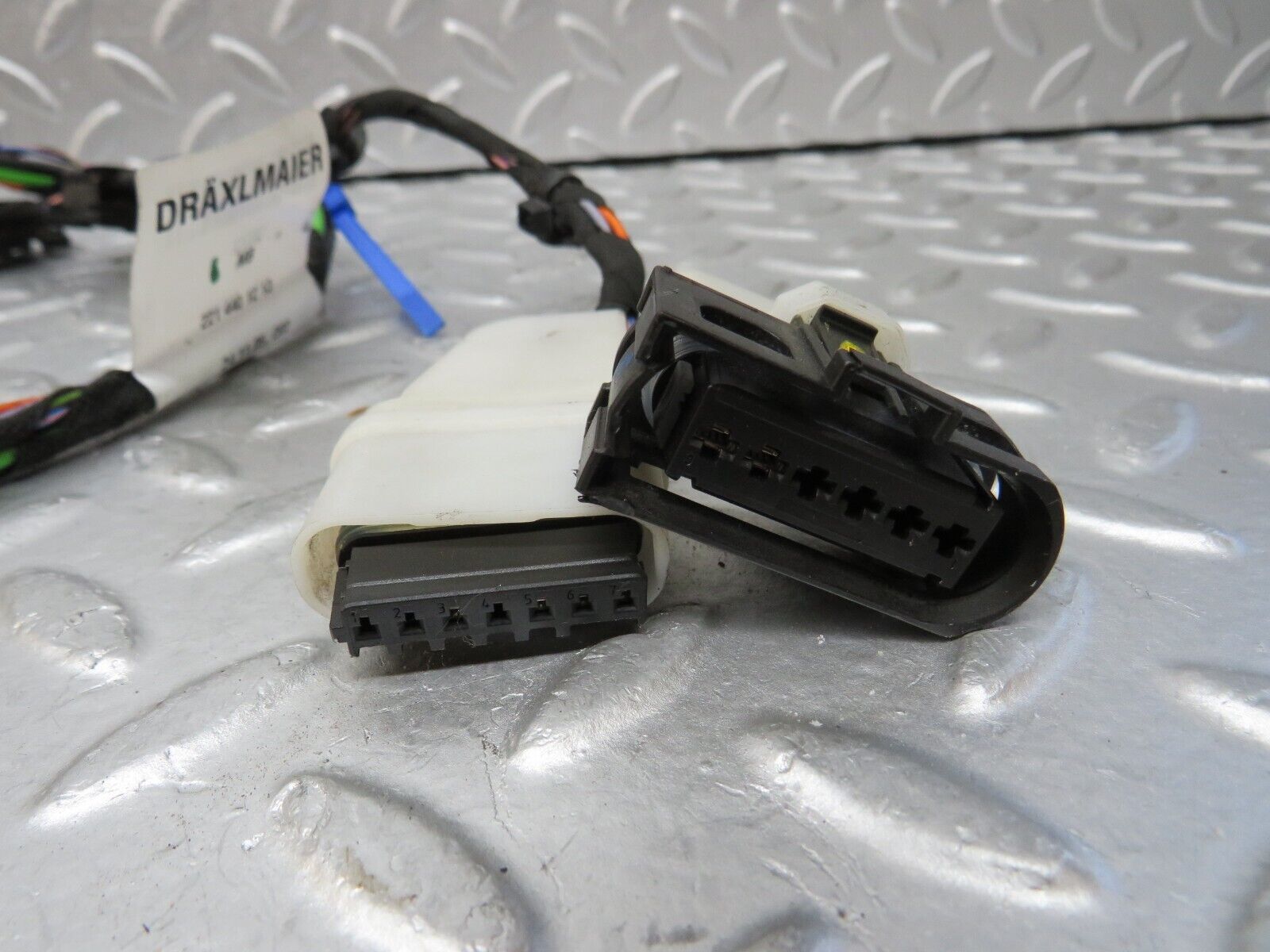 35216 Mercedes-Benz W221 Front Left Door Wire Harness 2214401213