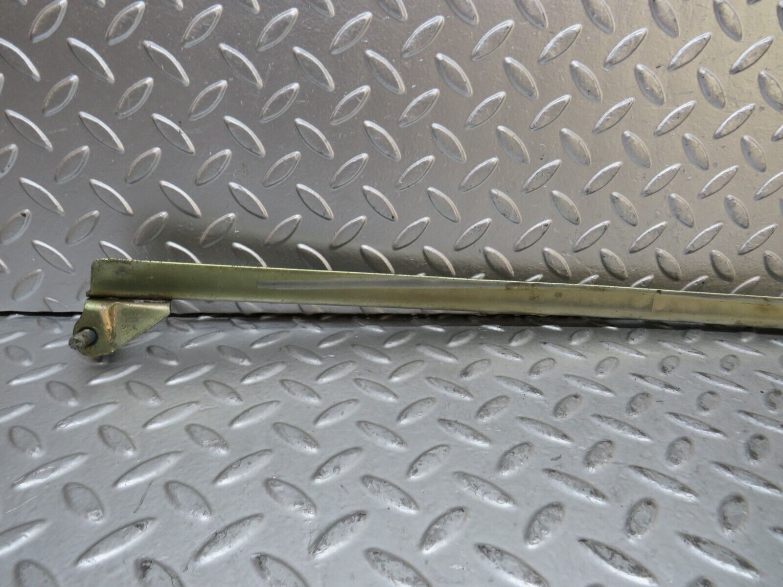 29194 Mercedes-Benz C124 320CE Coupe Left Door Window Channel