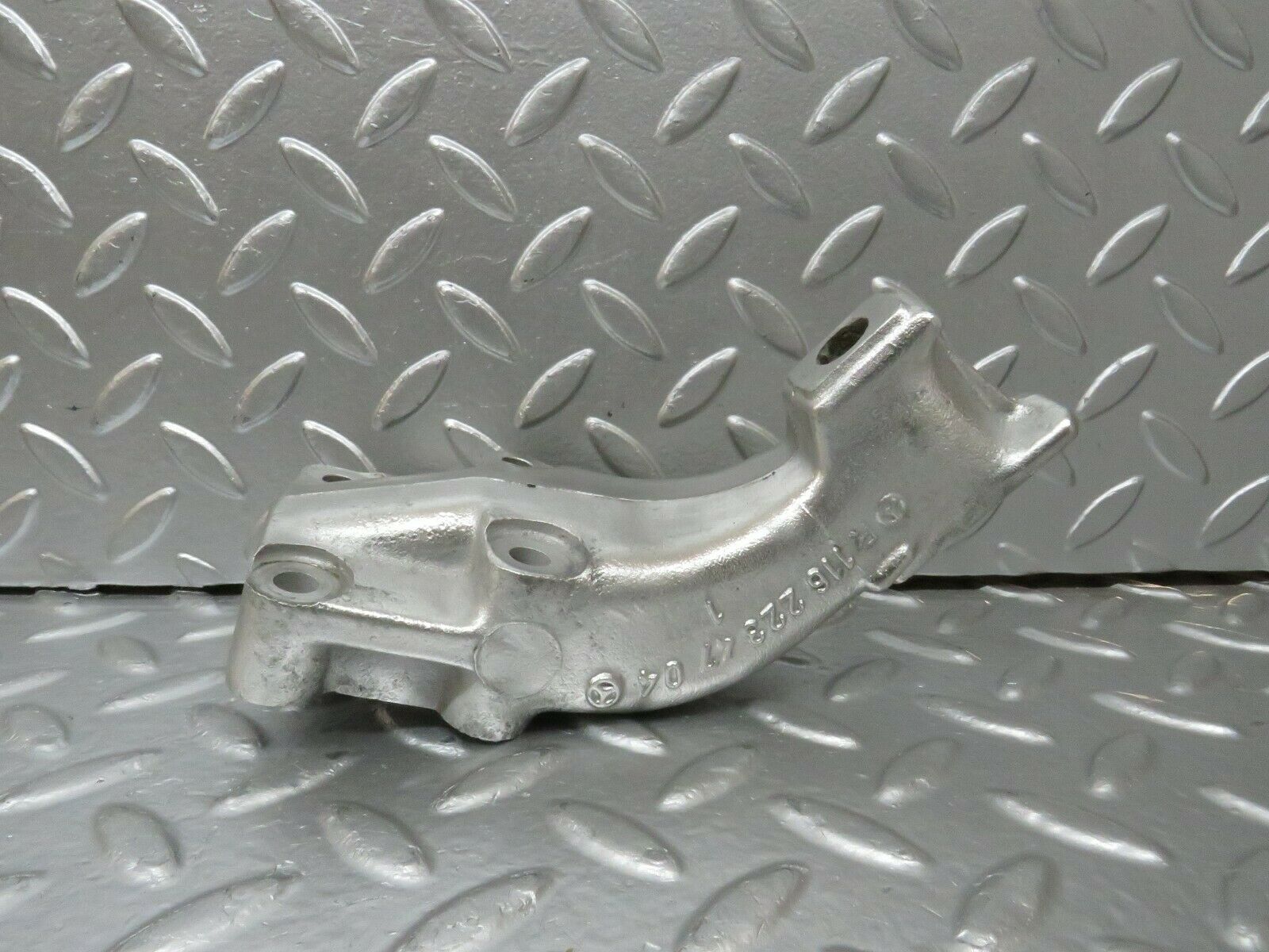 23894 Mercedes-Benz C107 450SLC Engine Mount Bracket Right Side 1162234704