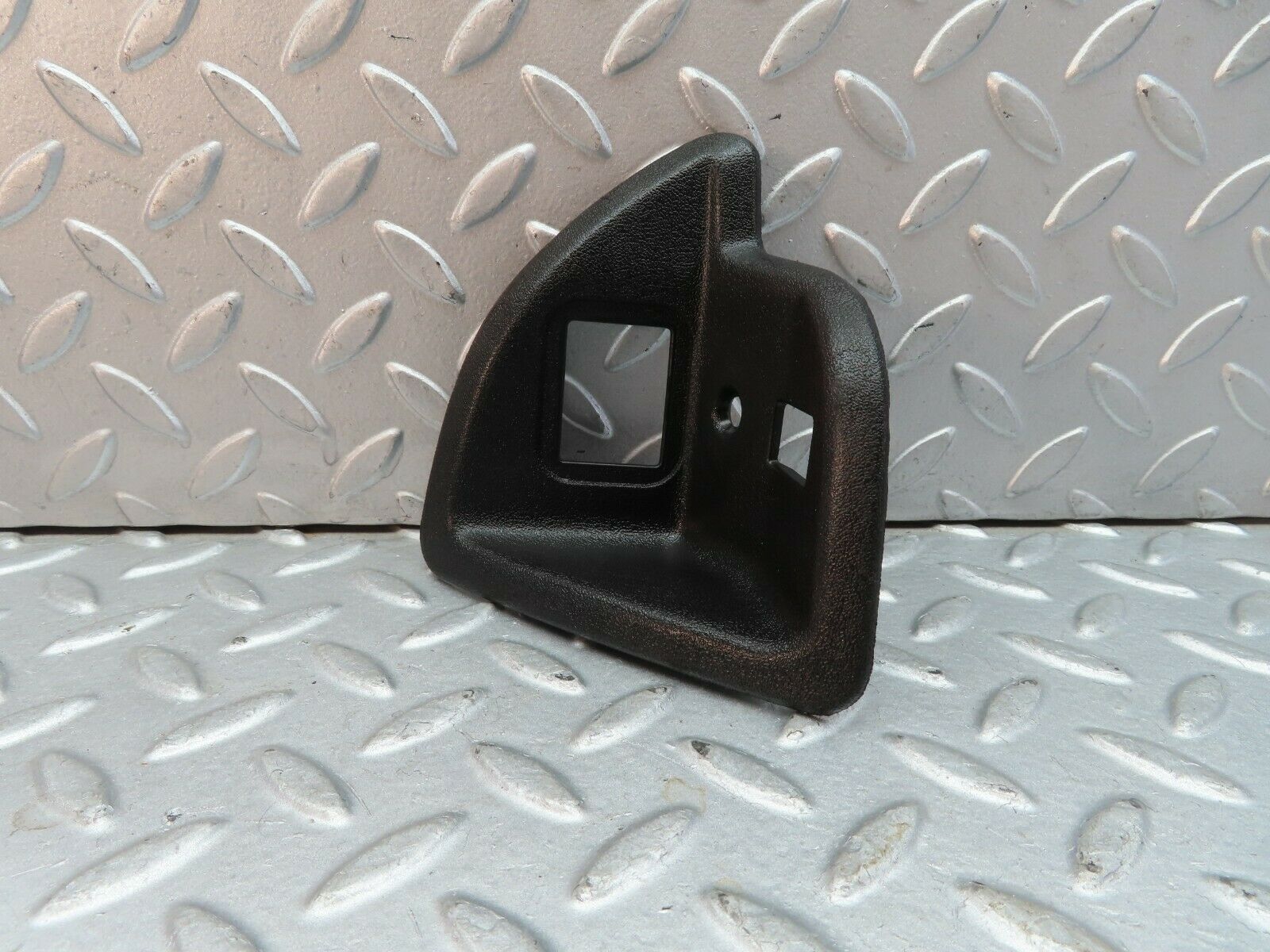 9576 Mercedes-Benz C123 280CE Coupe Rear Seat Latch Cover Right 12369222422