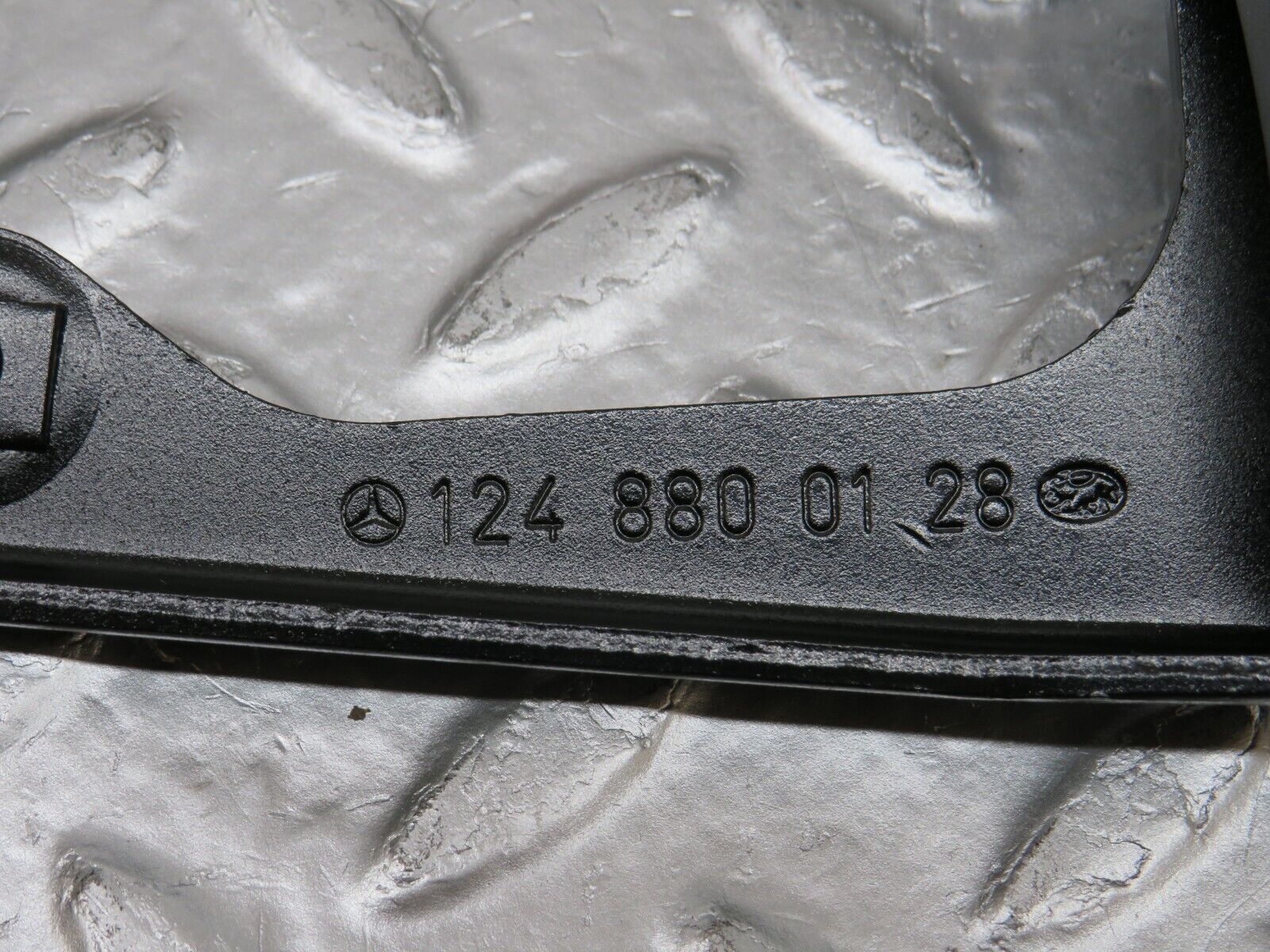 32525 Mercedes-Benz S124 300TE Wagon Bonnet Hinge Left 1248800128 1248870974