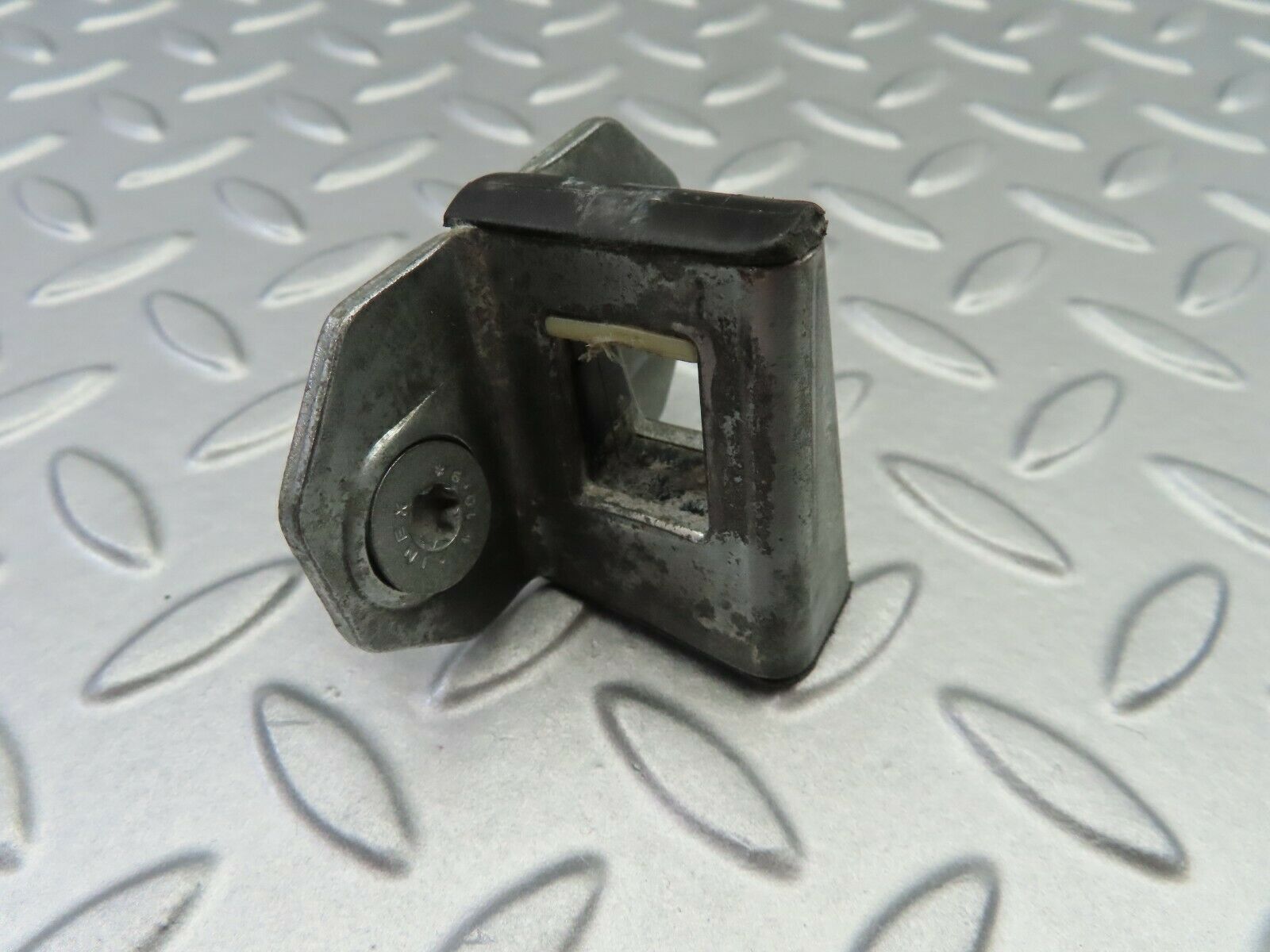 6760 Mercedes-Benz S124 E220 Wagon Door Lock Latch