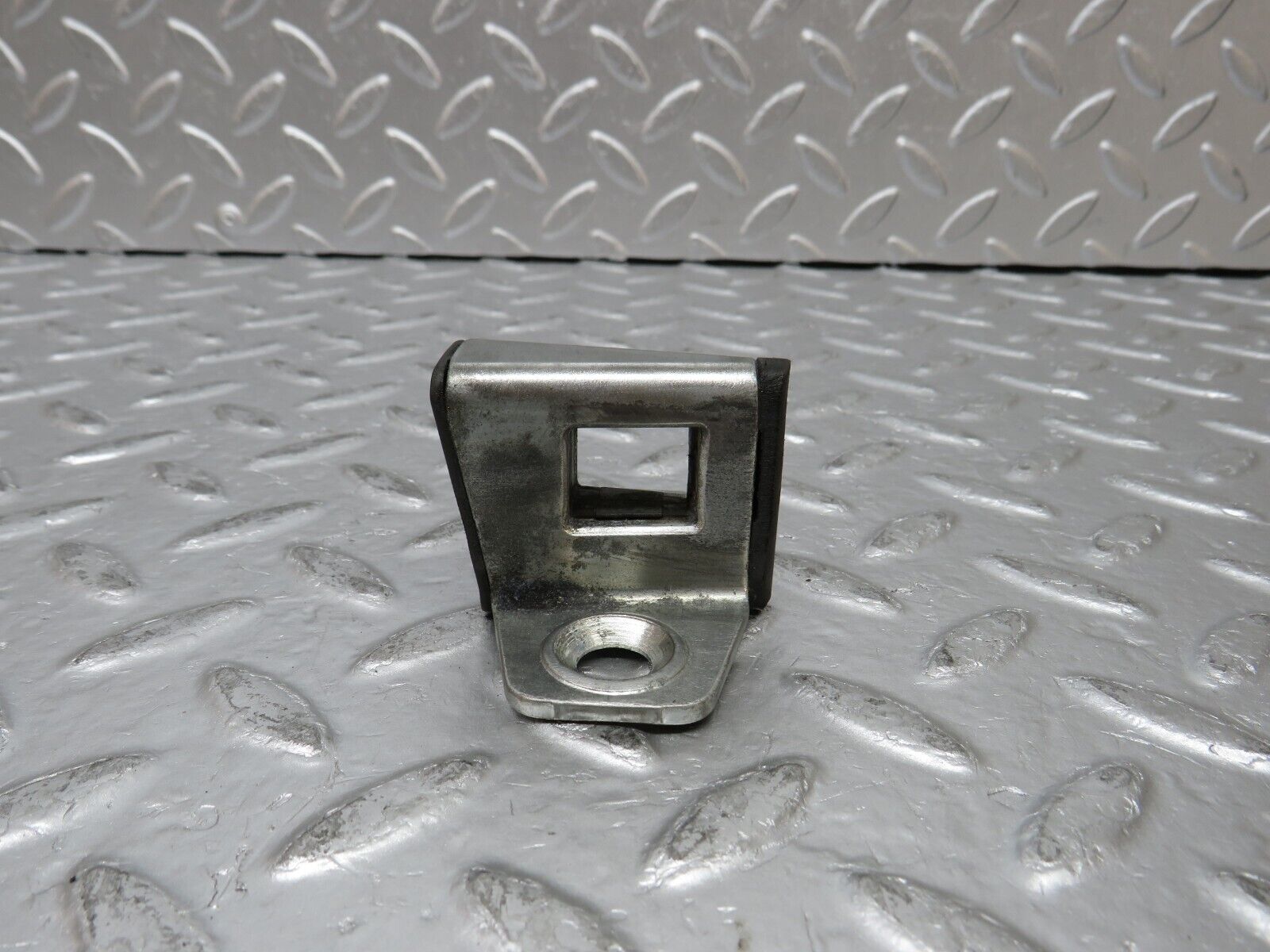 31775 Mercedes-Benz W201 190LE 1.8L Door Lock Latch