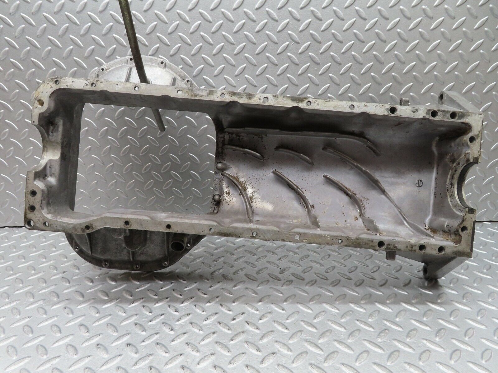 16991 Mercedes-Benz C123 280CE Coupe Oil Pan Oil Sump 1100140702