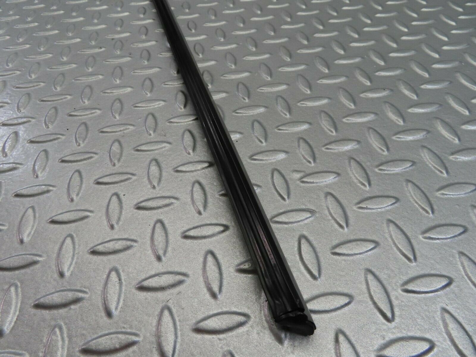 7871 Mercedes-Benz W115 220D Centre Door Chrome Trim Rear Left