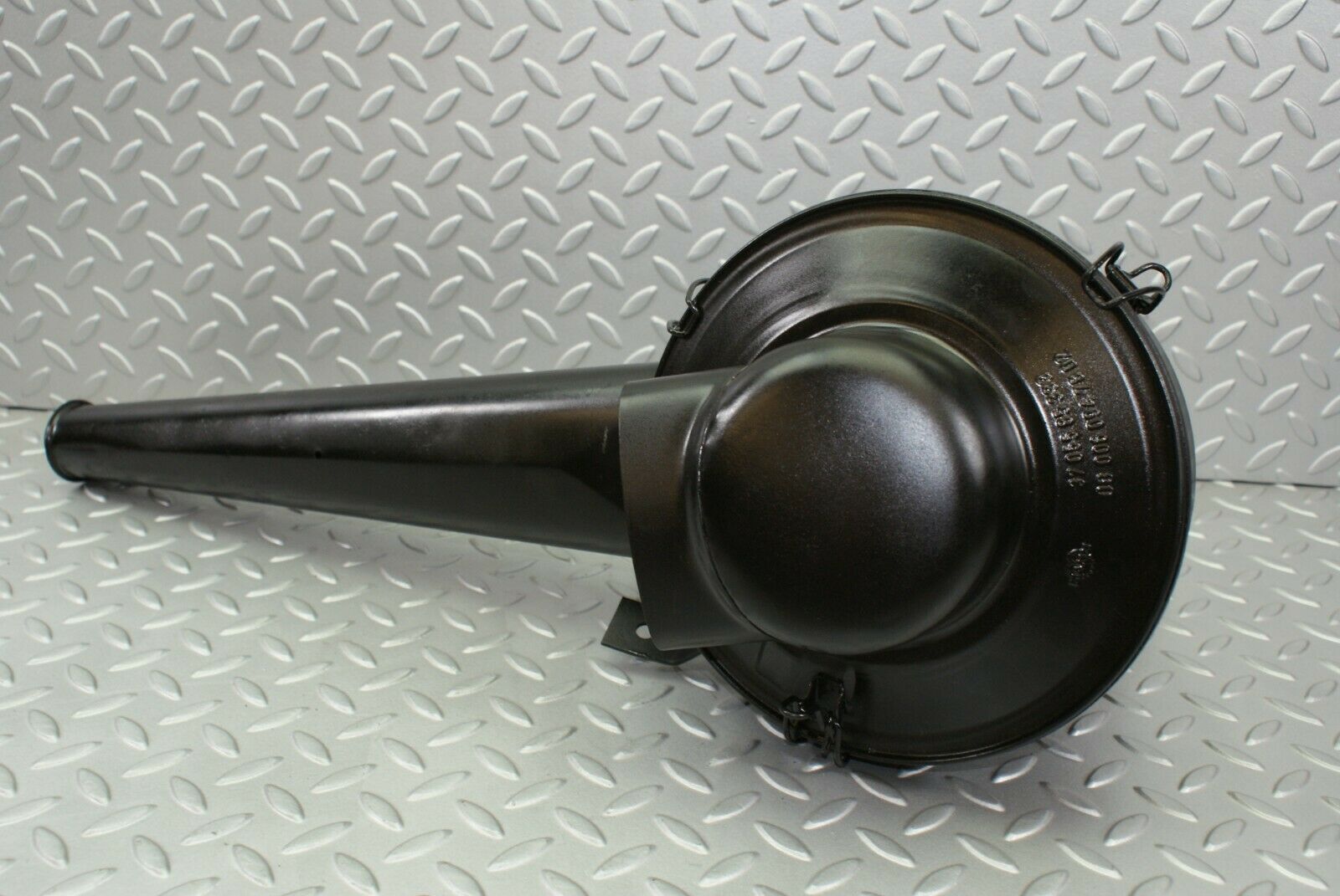 3081 Mercedes-Benz W115 220D Air Filter Box 3705585333