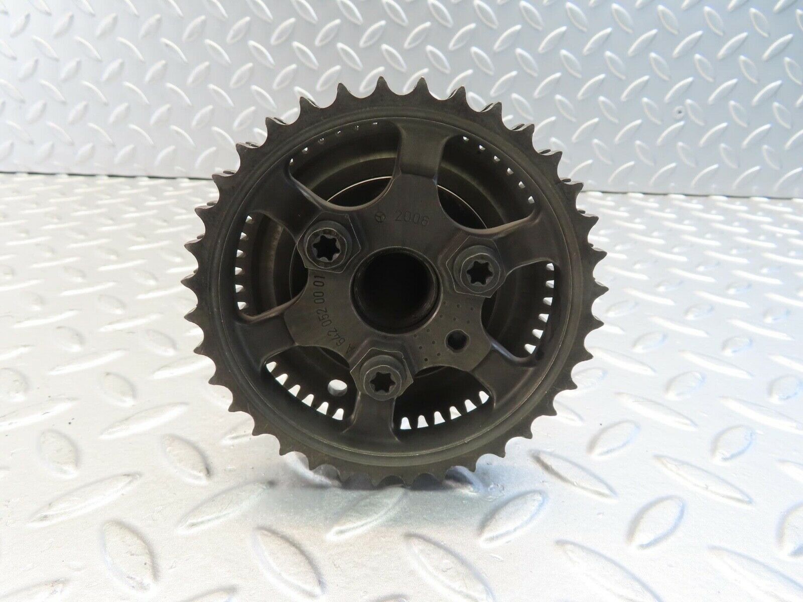 11267 Mercedes-Benz W221 S320 Camshaft Left Side 6420520001