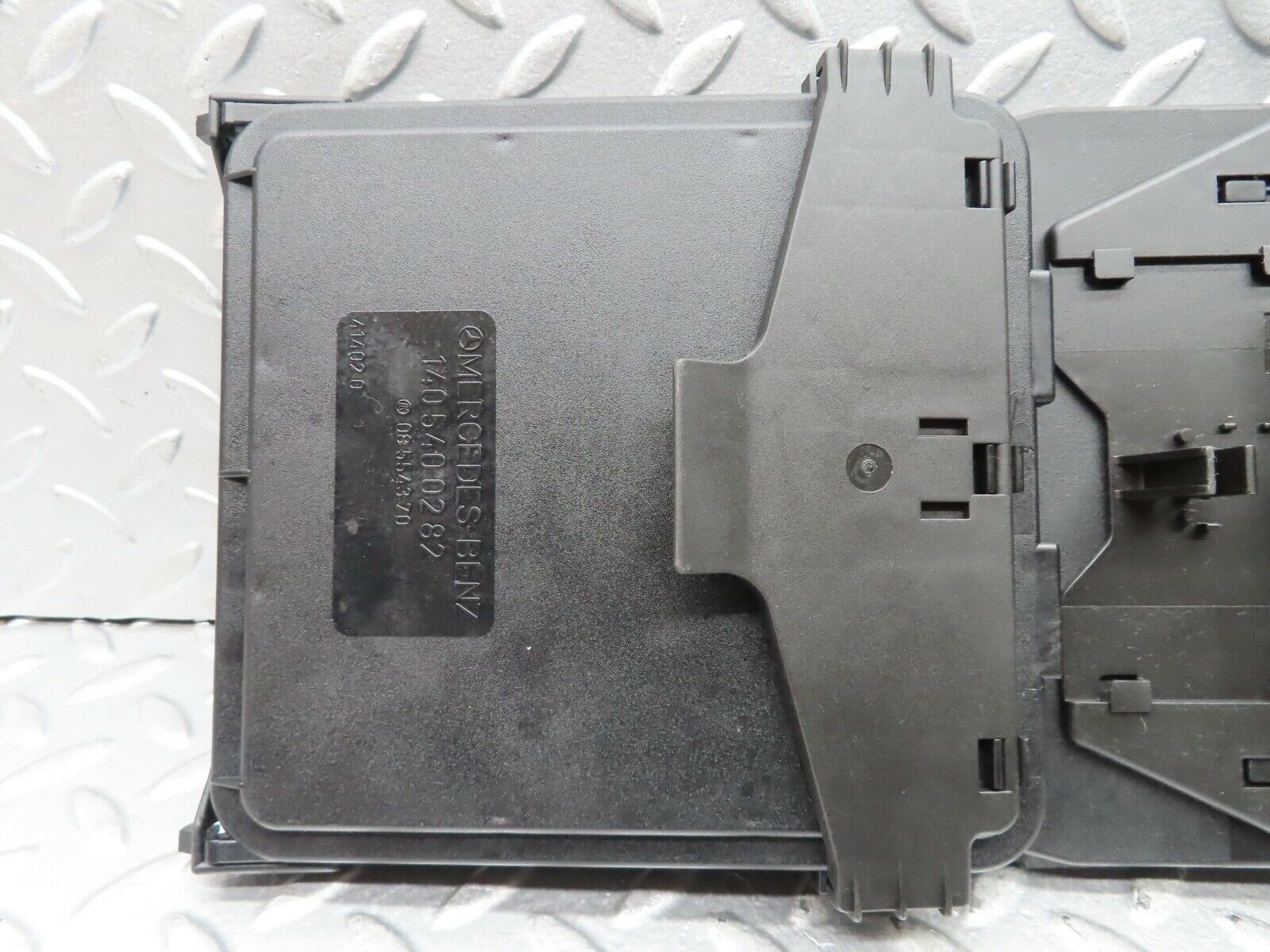 19684 Mercedes-Benz C140 CL420 Coupe Fuse Box Lid 1405450173
