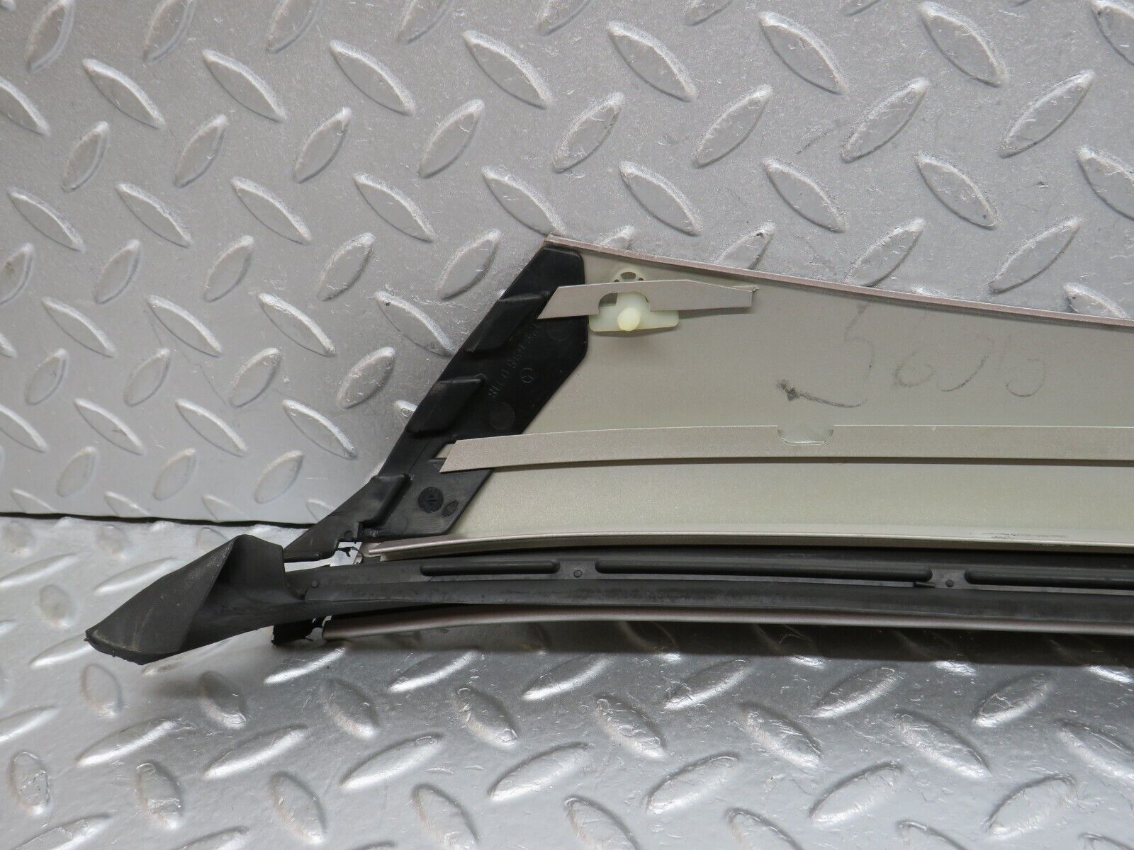 39355 Mercedes-Benz R129 320SL Coupe A Pillar Exterior Cover Trim Left 1296980118 1296980198