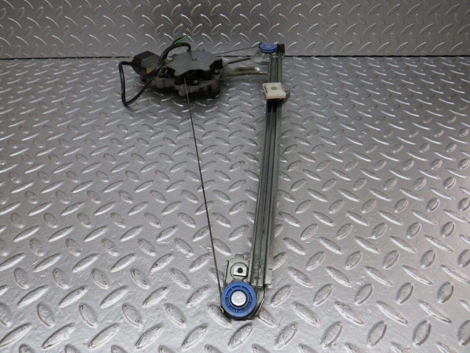 34172 Mercedes-Benz W124 260E Rear Right Power Window Regulator With Motor 774.30016/22