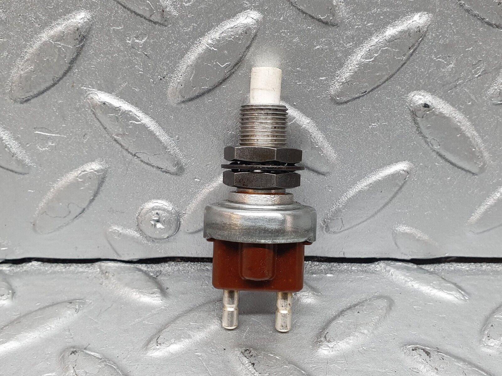 41107 Mercedes-Benz W126 300SE Brake Light Contact Switch 190130