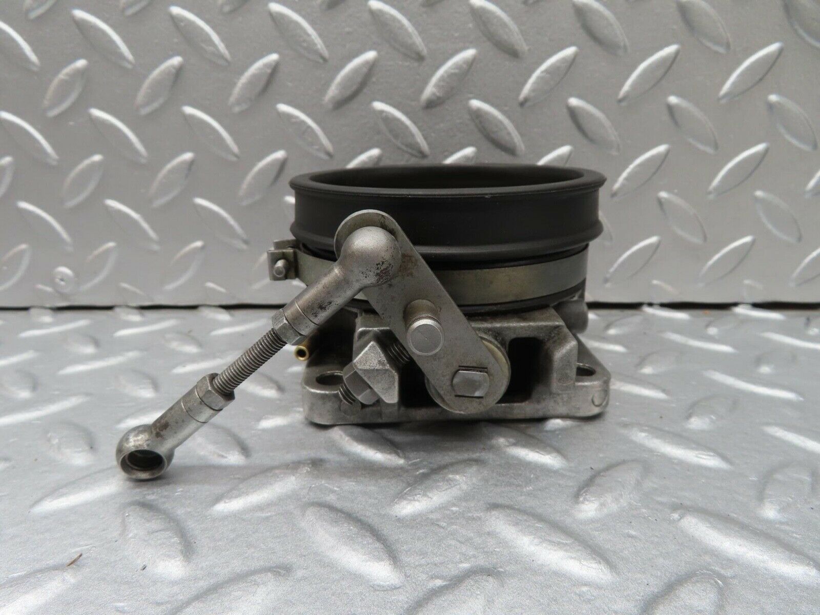 15923 Mercedes-Benz W123 280E Throttle Body Valve & Linkage