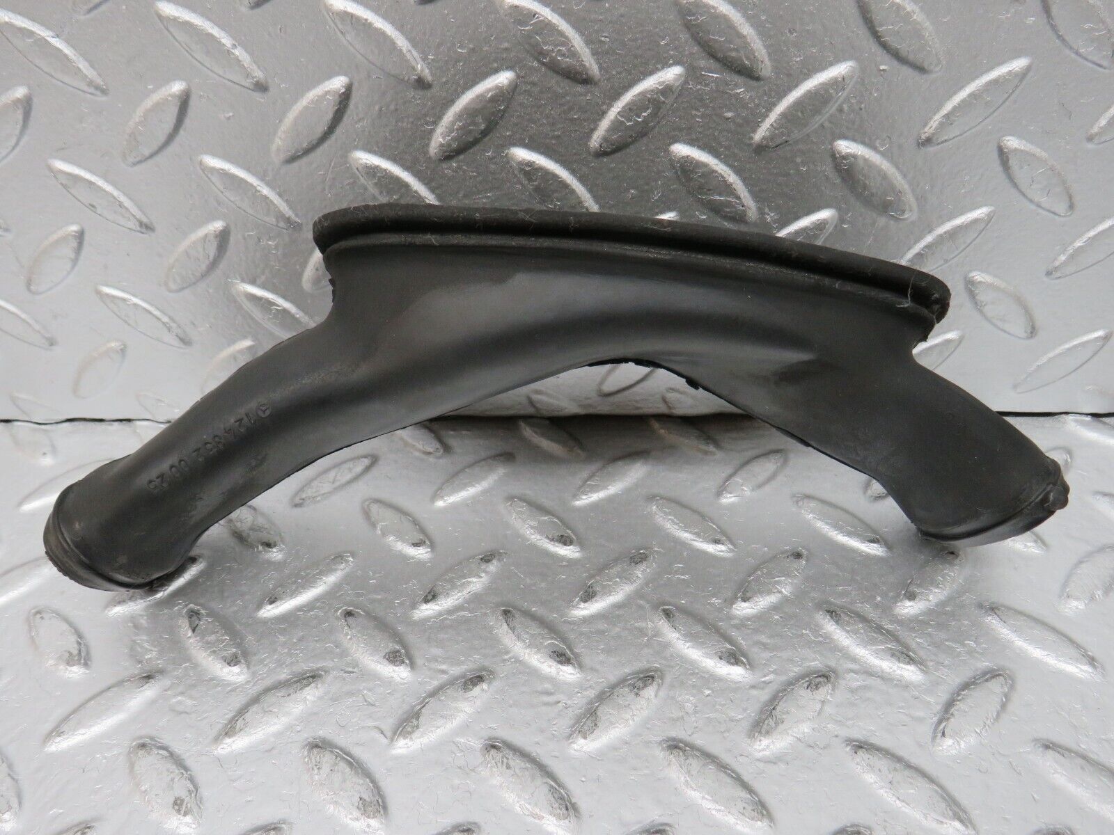 32614 Mercedes-Benz S124 300TE Wagon Heater Water Drain 1248320025